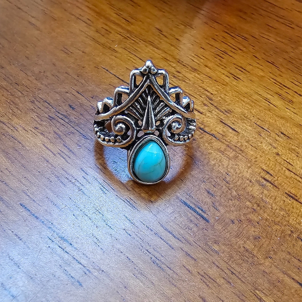Beautiful Southwest Boho Chic Style Faux Turquoise Ring Size 6 NWOT